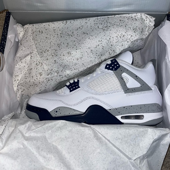 Jordan 4s